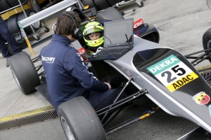 Mick Schumacher al debutto in F4 (it.eurosport.yahoo.com)