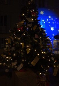 "L'Alberto dei Pensierini dei buoni propositi", sito in piazza Partigiano a Germignaga