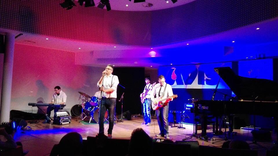 Aperitivo oggi al Caffè Clerici di Luino con la musica di Enzo Jannacci ed i "Punto J"
