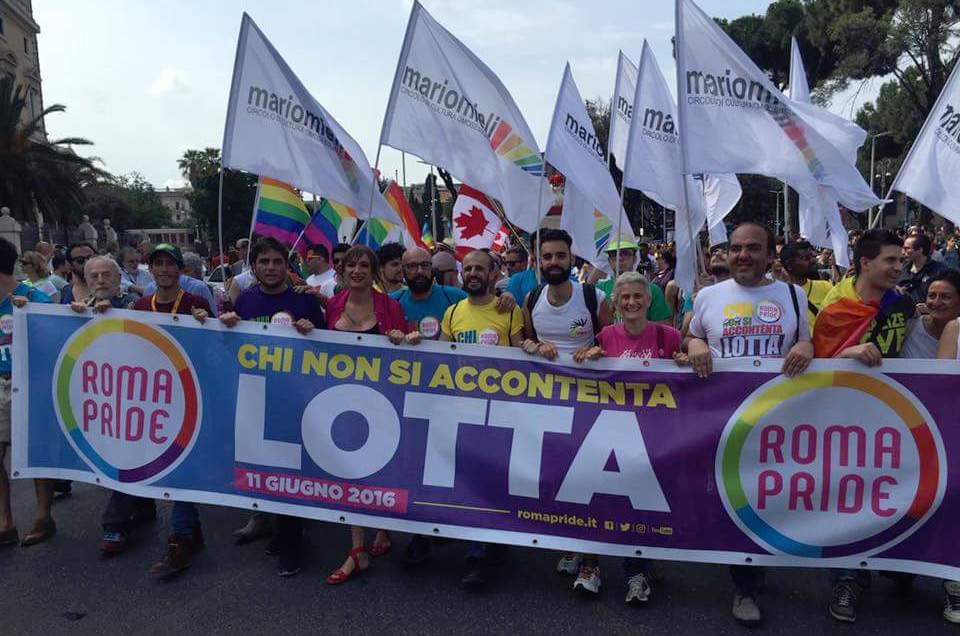 Roma Pride, "Chi non si accontenta lotta". Asia Argento: "Diritto della natura che esiste da sempre"