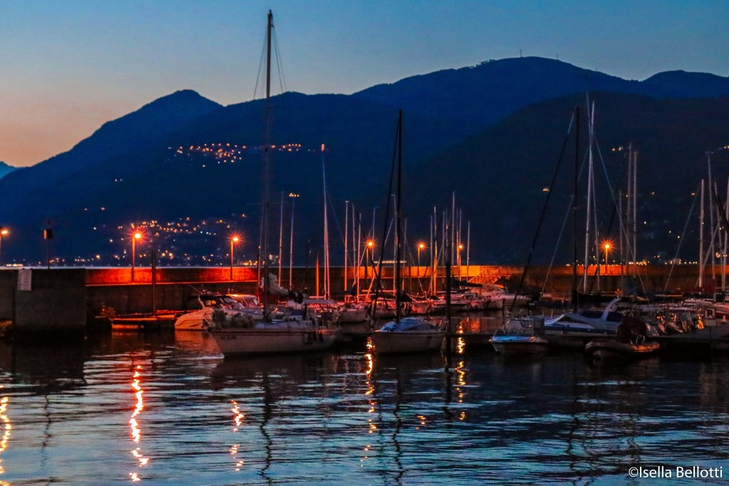 Il tramonto dal Porto Nuovo di Luino, la foto del giorno di Isella Bellotti