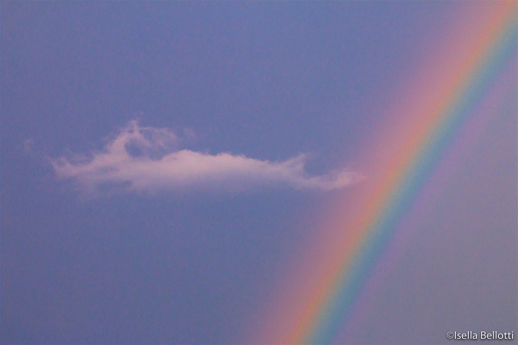 L'arcobaleno di questa sera sopra Luino (Foto di Isella Bellotti)