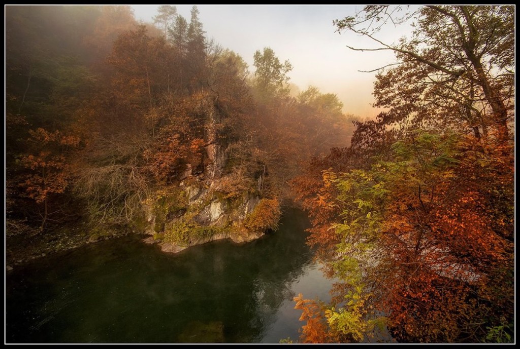 Buona domenica con i "Colori del mattino" dalla diga di Creva di Alessandro Bordin