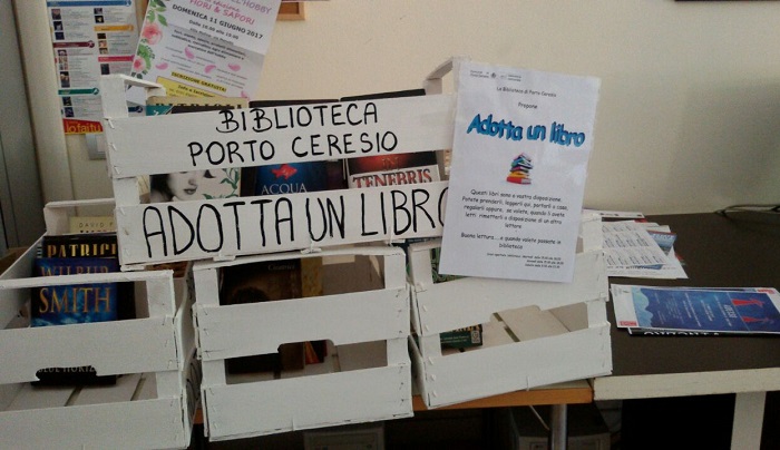 Porto Ceresio, tanti volumi tornano a nuova vita nelle cassette di "Adotta un libro" 