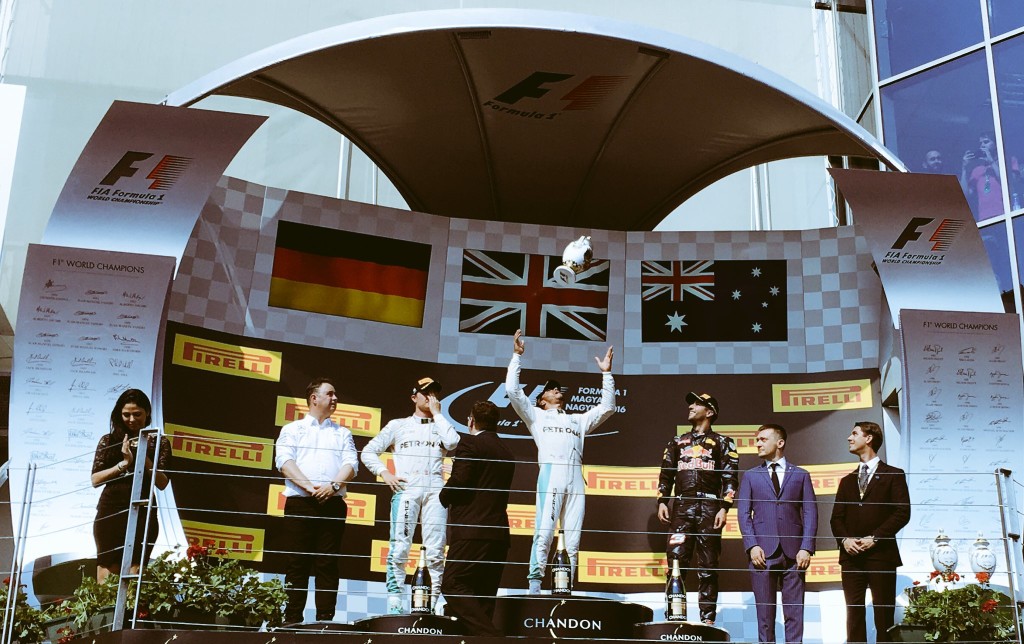 F1: in Ungheria doppietta Mercedes, vince Hamilton ora leader del campionato. Vettel quarto