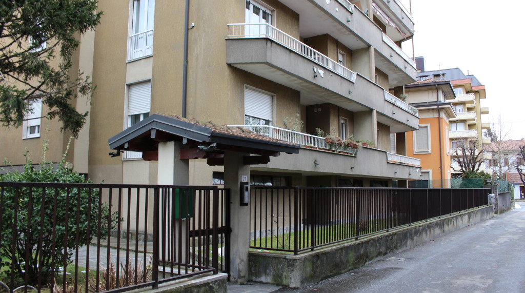 Il condominio "Palazzo San Marco", situato in via Rossini 21 a Luino