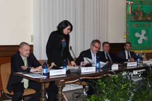 Luino, Maroni: "Senatori lombardi e istituzioni locali insieme per dar voce e dignità ai frontalieri"