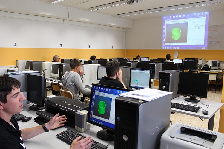 Luino: inaugurata la palestra della sede associata dell'I.S.I.S., presentati anche progetti degli studenti per il territorio