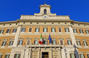 La facciata della Camera dei Deputati a Roma (culturaeculture.it)