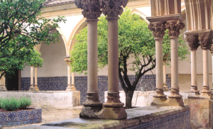 Il Convento dell'Ordine di Cristo (wikipedia.it)