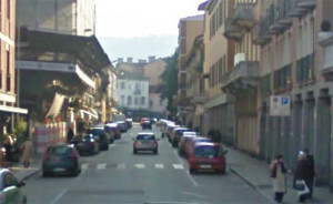 Via Vittorio Veneto a Luino (google.com)