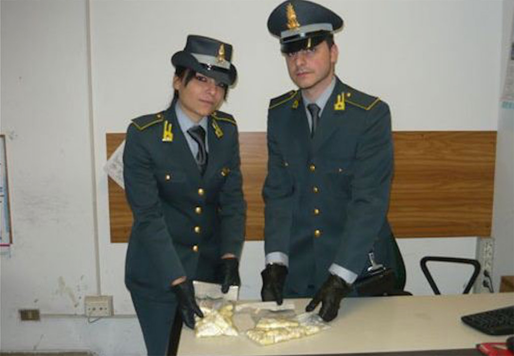 Malpensa guardia di finanza eroina