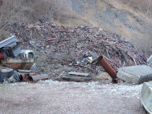 Una foto del deposito di rifiuti di Laveno Mombello