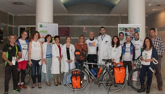 Percorre 3500 km in bici per promuovere lo sport per chi ha subito un trapianto