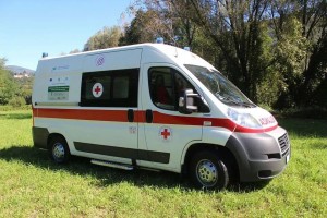 L'ambulanza 825 data in comodato d'uso da parte della Comunità Montana Valli del Verbano alla Croce Rossa di Luino (facebook.com/crocerossa.luino)