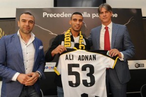La presentazione di Alì Adnan (Foto © Facebook Udinese)