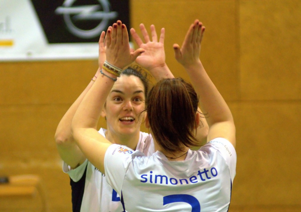 L'Epikure Luino Volley non molla: 3-0 contro il Metalgiemme. Serie C si fa sempre più vicina (Foto © Francesco Muzzopappa)