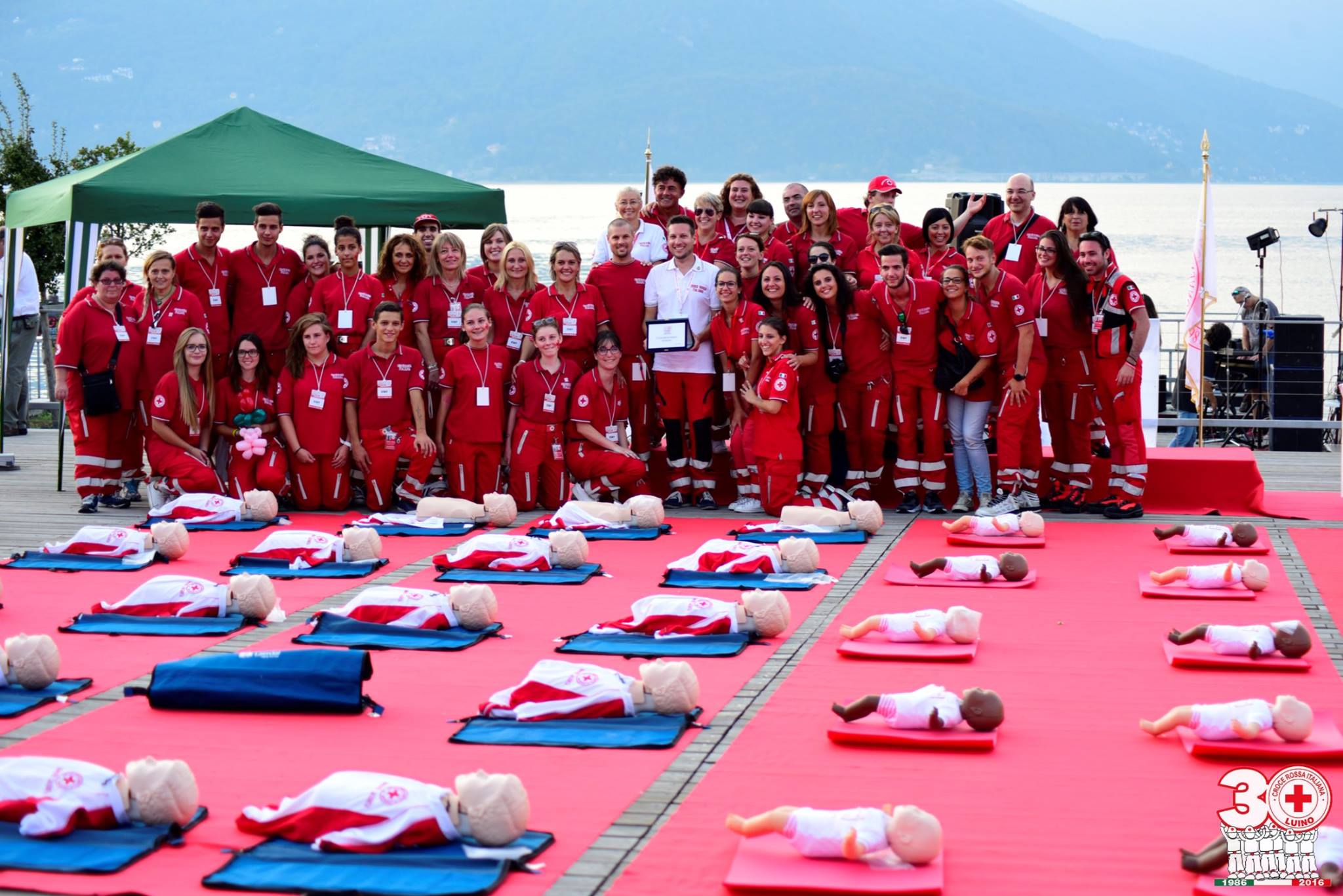 Croce Rossa Luino si conferma protagonista: messaggio forte di unità per una festa tra la gente per la gente