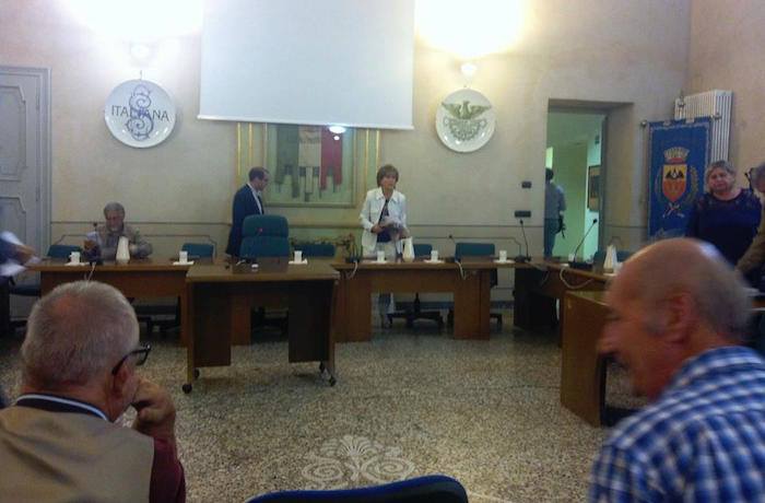 Laveno Mombello, la maggioranza: "La seduta è tolta, il giudizio non spetta al consiglio comunale”. Giacon attacca