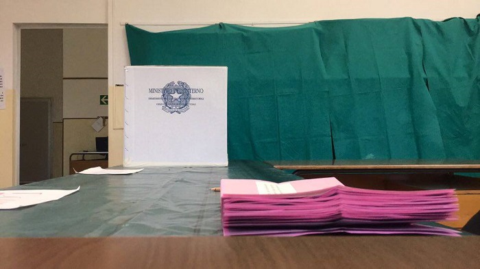 Referendum, alle 12 affluenza intorno al 18%. La Lombardia sopra la media