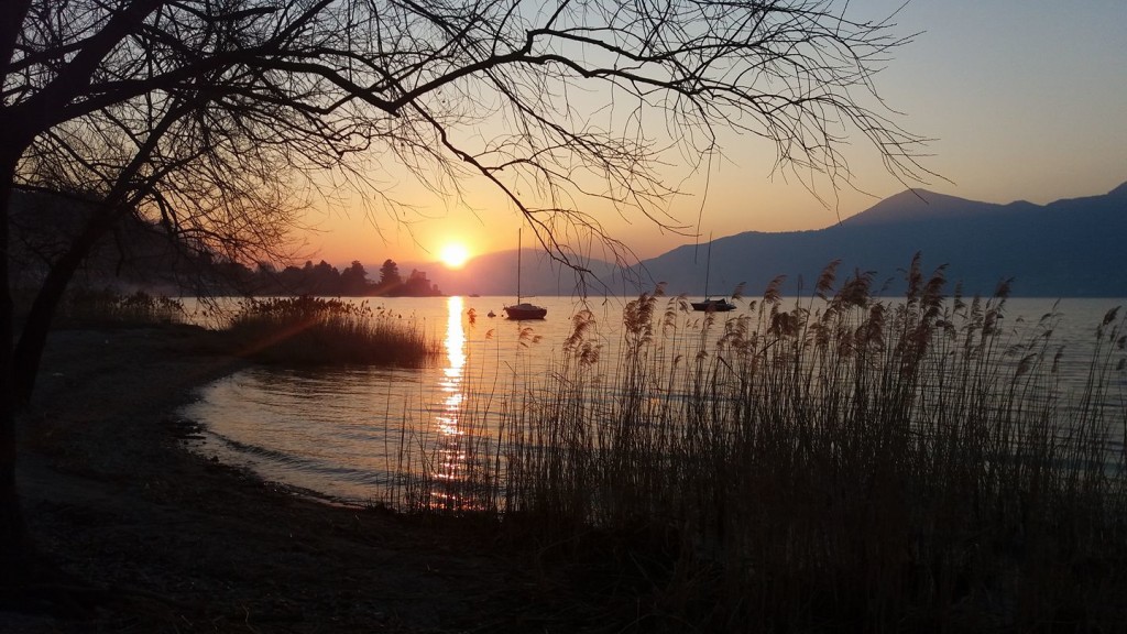 Buongiorno con la foto del giorno di Renzo Fazio, il lago a Germignaga