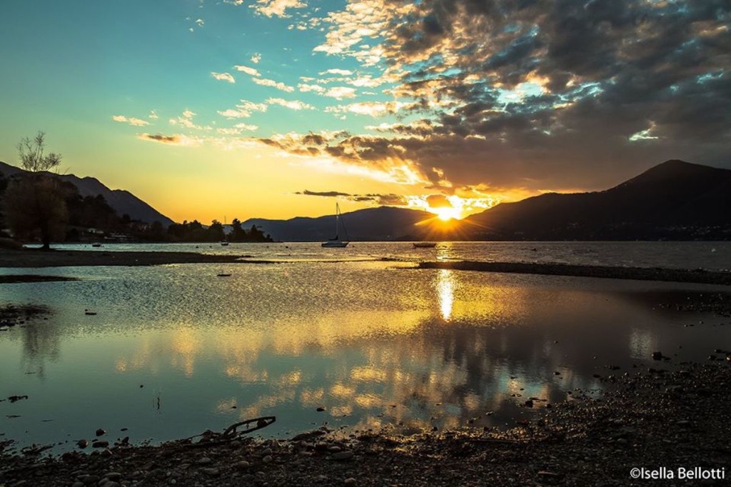 Buona domenica con la foto di Isella Bellotti, il lago verso Germignaga