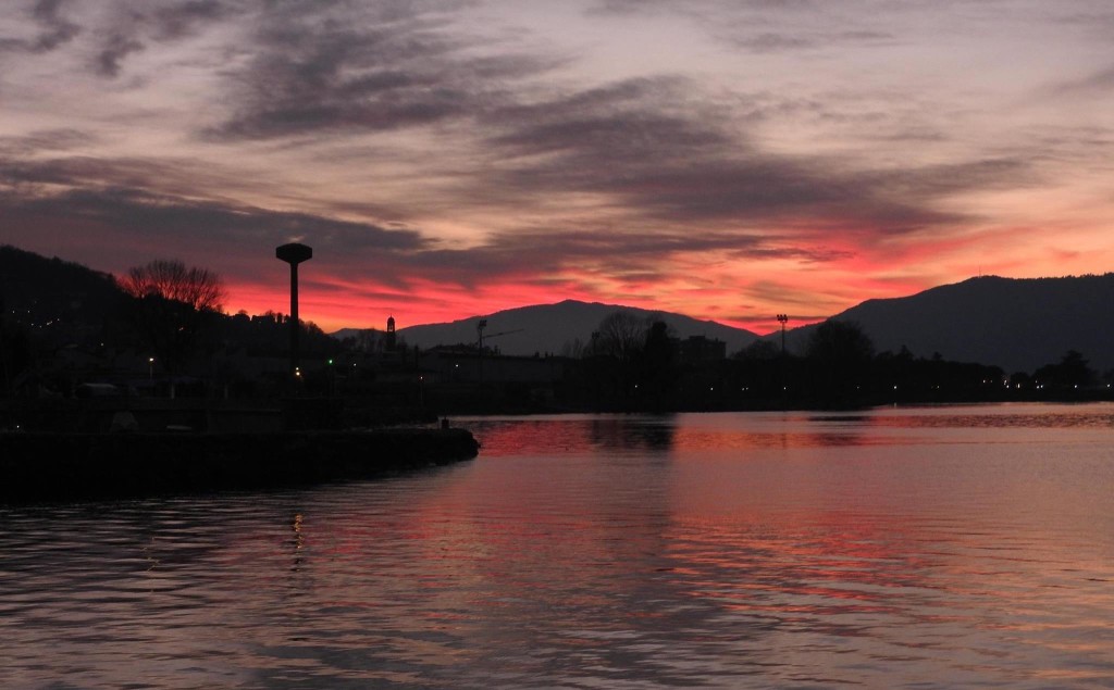 Buongiorno con la foto del giorno di Candido Quatrale, sguardo sul lago verso Germignaga