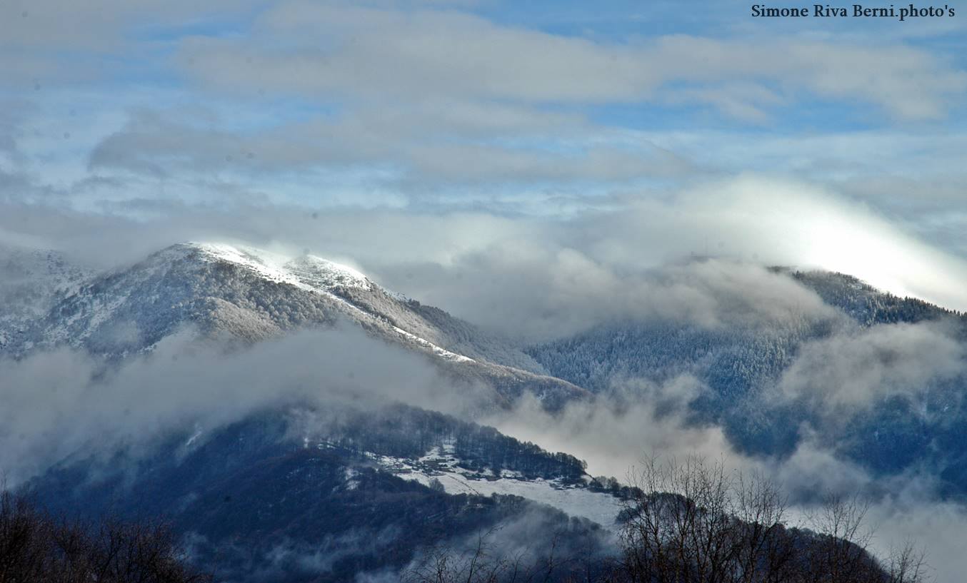 La spolverata di neve in Forcora, nelle foto di Simone Riva Berni