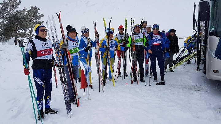 Da Cunardo fino ai Pirenei: l'impresa sugli sci del sindaco e del gruppo sportivo