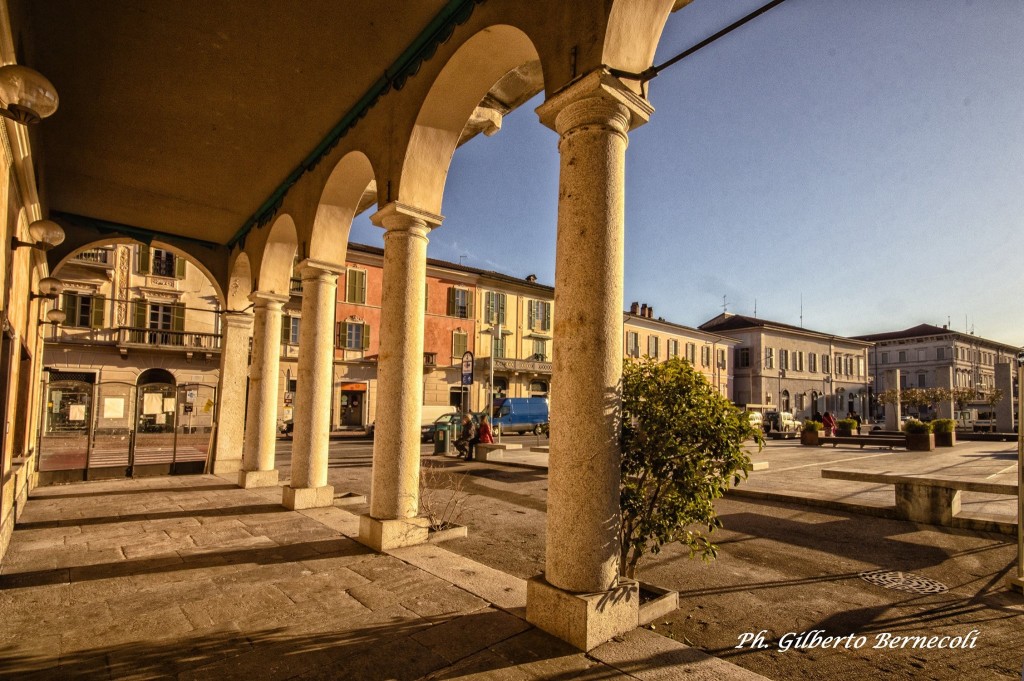 Buongiorno con la foto del giorno di Gilberto Bernecoli: il porticato di piazza Libertà