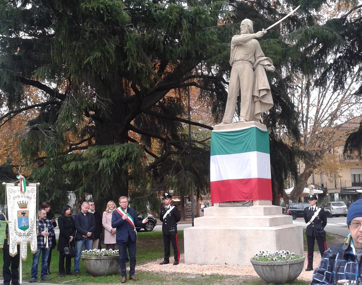 Luino, presentato alla cittadinanza il monumento restaurato di Garibaldi
