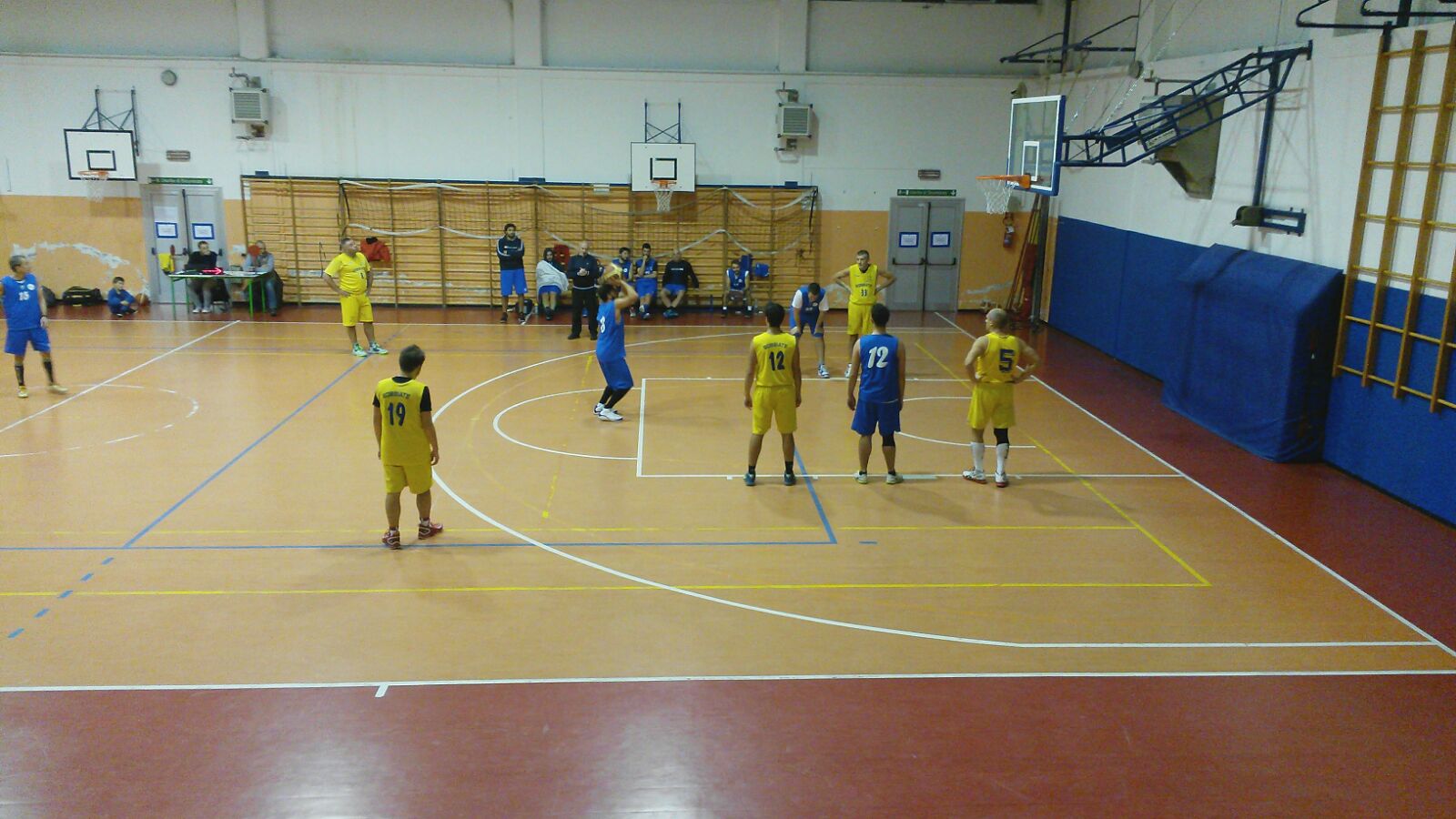 Il Basket Verbano torna alla vittoria trascinata da Manfrè: contro Bobbiate finisce 70-60 (Foto © Danilo Cambianica)