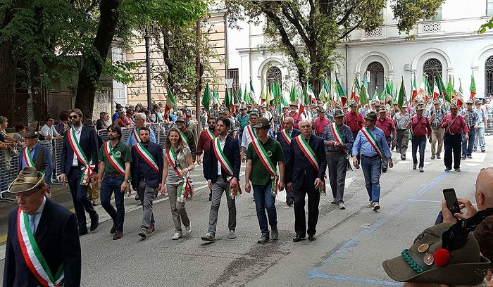 Porto Ceresio, Jenny Santi "Sfilare con gli Alpini un onore. Un doveroso ringraziamento"