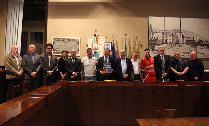 Luino, consegnati i defibrillatori in comune. Una serata per ricordare l'architetto Lanella