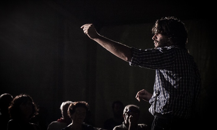 Porto Ceresio, venerdì lo spettacolo teatrale di e con Stefano Beghi "Rimanendo sul confine"