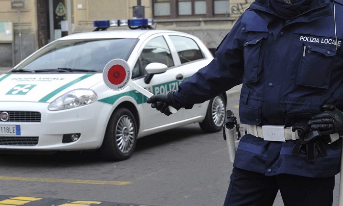 Polizia, bando esclude agenti in sovrappeso: "Necessaria agilità per le operazioni di servizio"