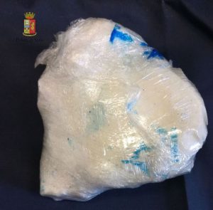 Spaccio di droga in provincia: arrestati due ragazzi, "pizzicati" con 50 grammi di cocaina