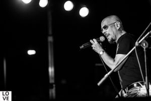 Il concerto di Enrico Ruggeri visto dalle fotografie di Giovanna Marino e Mariepaule Benamour