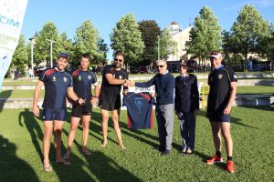 Sfida all'ultima vogata sul lago Maggiore, grande successo per il "Palio in Divisa"