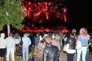 In settemila invadono Luino, un sabato da incorniciare tra processione e fuochi d'artificio (Foto © Davide Boldrini)