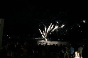 In settemila invadono Luino, un sabato da incorniciare tra processione e fuochi d'artificio (Foto © Davide Boldrini)