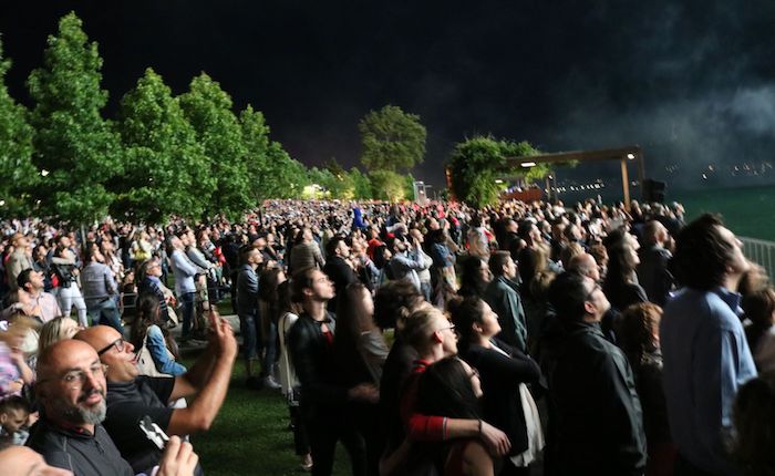 In settemila invadono Luino, un sabato da incorniciare tra processione e fuochi d'artificio (Foto © Davide Boldrini) In settemila invadono Luino, un sabato da incorniciare tra processione e fuochi d'artificio (Foto © Davide Boldrini)