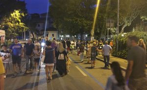Grande folla nel centro di Luino per lo "Street Food Festival", si chiude questa sera