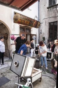 Il Centro Storico di Luino laboratorio a cielo aperto di raku