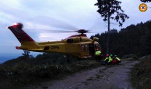 Cade nel bosco, 38enne finisce in elisoccorso al Pronto Soccorso