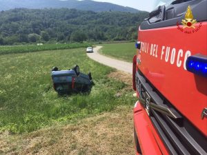 76enne si ribalta in auto a Casalzuigno, al Pronto Soccorso in codice giallo