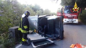Scontro tra auto a Cuasso al Monte: quattro persone ferite, liberate dai Vigili del Fuoco