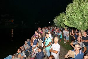 Migliaia gli spettatori a Lavena Ponte Tresa per i fuochi d'artificio, un grande successo (Foto © Davide Boldrini)