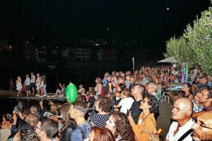 Migliaia gli spettatori a Lavena Ponte Tresa per i fuochi d'artificio, un grande successo (Foto © Davide Boldrini)