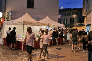 Migliaia gli spettatori a Lavena Ponte Tresa per i fuochi d'artificio, un grande successo (Foto © Davide Boldrini)